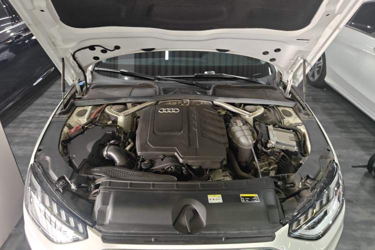 Used Audi A4L 2024 40 TFSI Fashion Dynamic Model Engine Bay