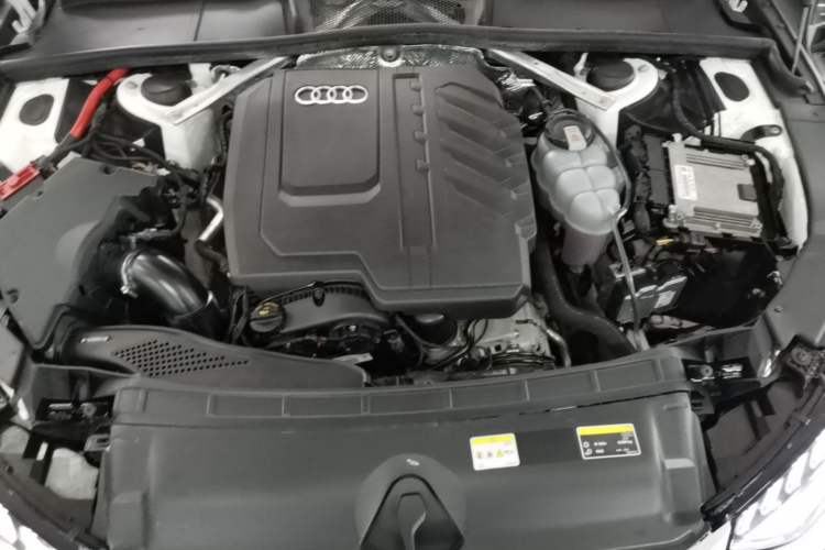 Used Audi A4L 2024 40 TFSI Fashion Dynamic Model Engine Bay