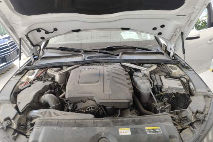 Used Audi A4L 2024 40 TFSI Fashion Dynamic Model Engine Bay