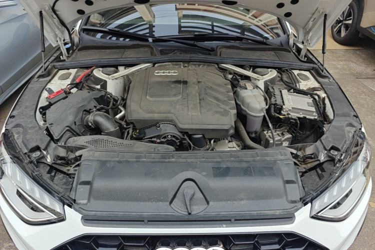 Used Audi A4L 2024 40 TFSI Luxury Dynamic Edition Engine Bay