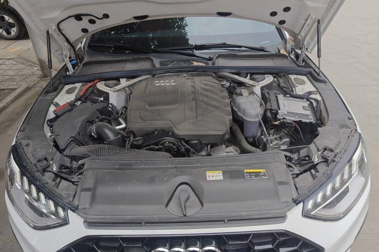 Used Audi A4L 2024 40 TFSI Luxury Dynamic Edition Engine Bay