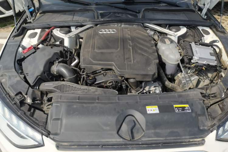 Used Audi A4L 2024 40 TFSI Fashion Dynamic Model Engine Bay