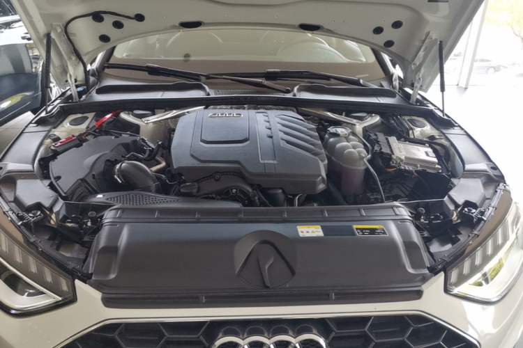 Used Audi A4L 2024 40 TFSI Fashion Dynamic Model Engine Bay