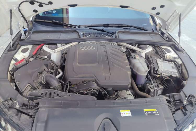 Used Audi A4L 2024 40 TFSI Fashion Dynamic Model Engine Bay