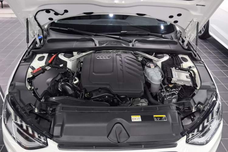 Used Audi A4L 2024 40 TFSI Fashion Dynamic Model Engine Bay