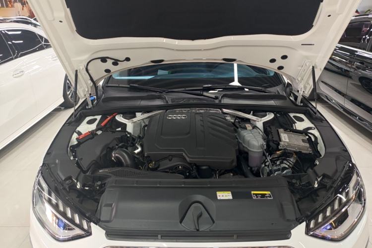 Used Audi A4L 2024 40 TFSI Fashion Dynamic Model Engine Bay