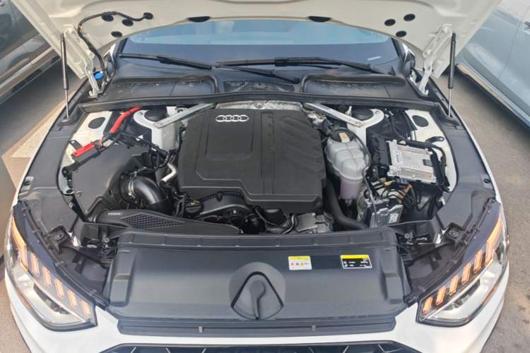 Used Audi A4L 2024 40 TFSI Luxury Dynamic Edition Engine Bay