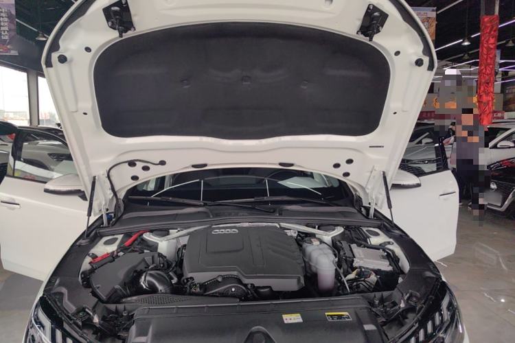 Used Audi A4L 2024 40 TFSI Fashion Dynamic Model Engine Bay