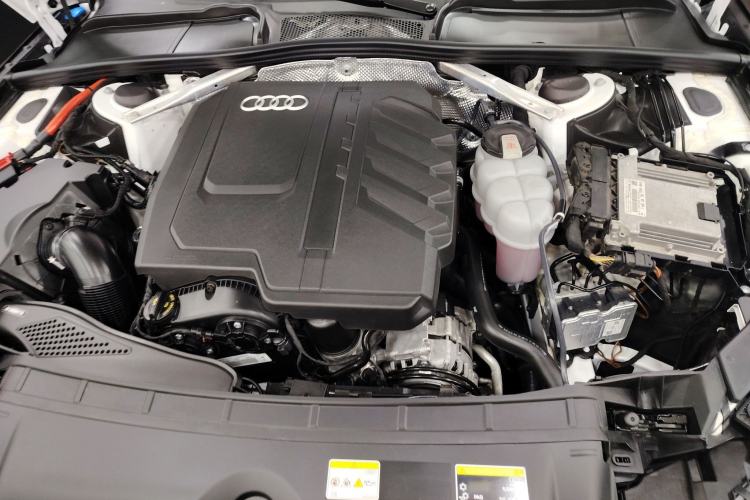 Used Audi A4L 2024 40 TFSI Fashion Dynamic Model Engine Bay