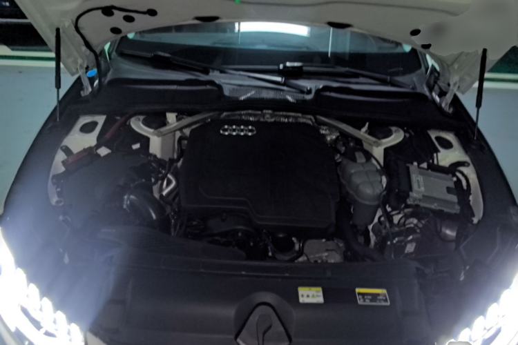 Used Audi A4L 2024 40 TFSI Fashion Dynamic Model Engine Bay
