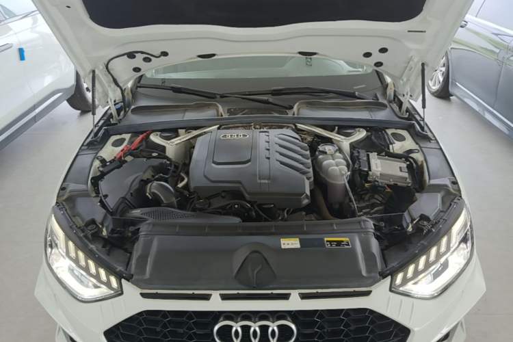 Used Audi A4L 2024 40 TFSI Fashion Dynamic Model Engine Bay