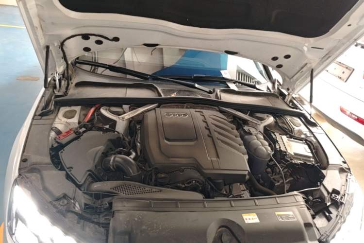 Used Audi A4L 2024 40 TFSI Fashion Dynamic Model Engine Bay