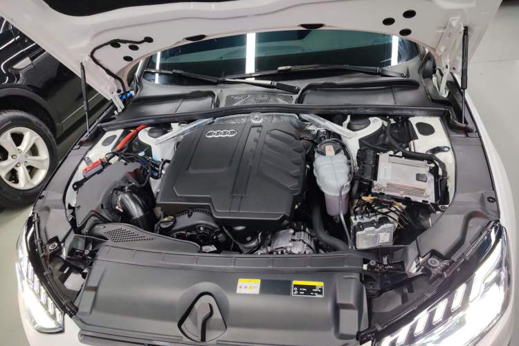 Used Audi A4L 2024 40 TFSI Luxury Dynamic Edition Engine Bay