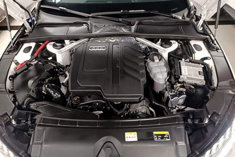 Used Audi A4L 2024 40 TFSI Luxury Dynamic Edition Engine Bay