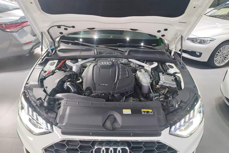 Used Audi A4L 2024 40 TFSI Fashion Dynamic Model Engine Bay