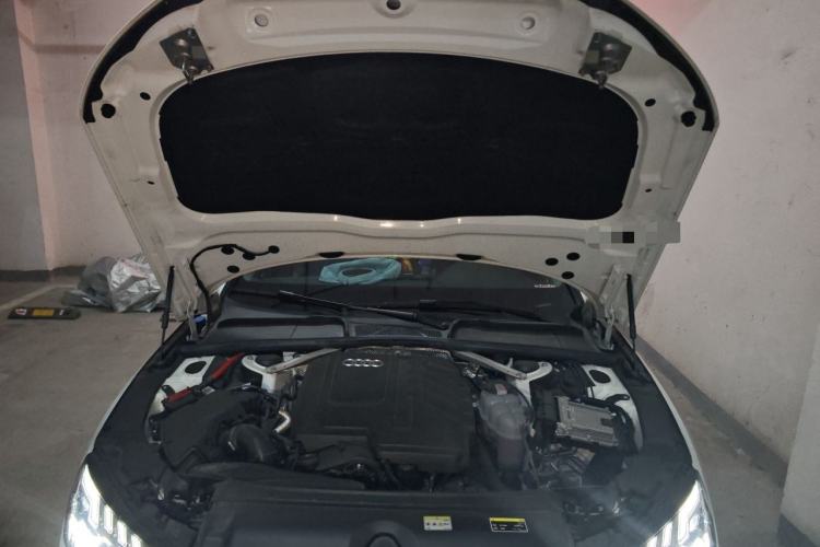 Used Audi A4L 2024 40 TFSI Fashion Dynamic Model Engine Bay