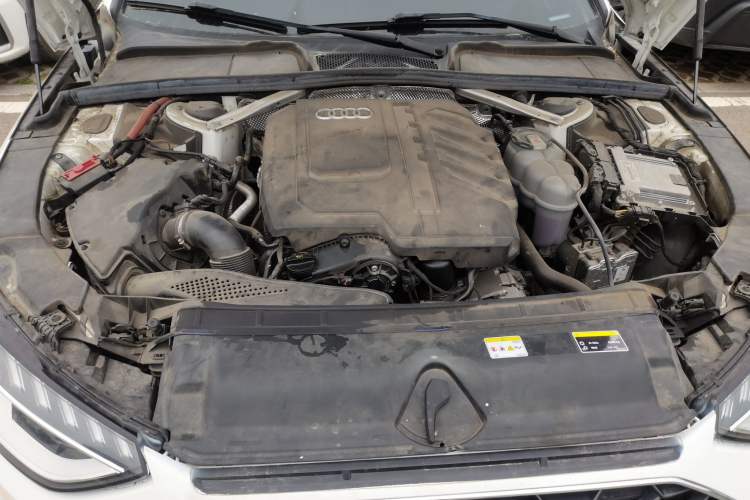 Used Audi A4L 2024 40 TFSI Fashion Dynamic Model Engine Bay