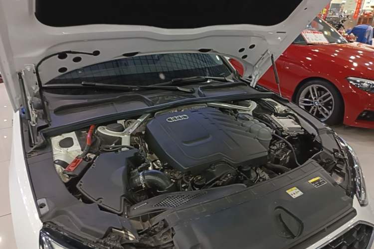 Used Audi A4L 2024 40 TFSI Fashion Dynamic Model Engine Bay