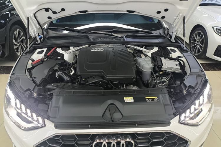 Used Audi A4L 2024 40 TFSI Fashion Dynamic Model Engine Bay