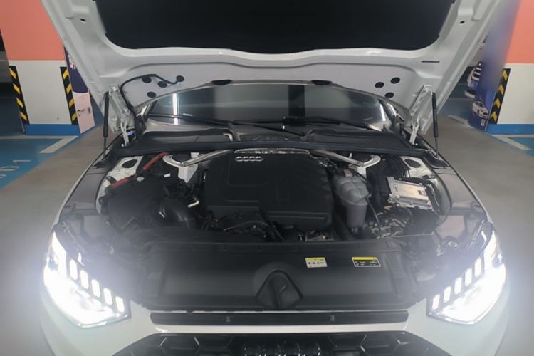 Used Audi A4L 2024 40 TFSI Luxury Dynamic Edition Engine Bay