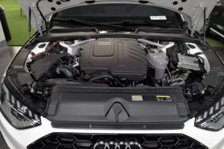 Used Audi A4L 2024 40 TFSI Luxury Dynamic Edition Engine Bay