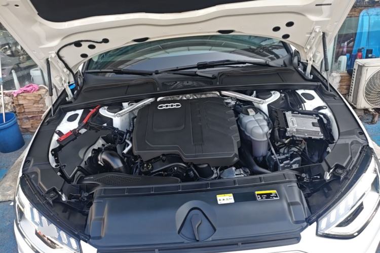 Used Audi A4L 2024 40 TFSI Fashion Dynamic Model Engine Bay