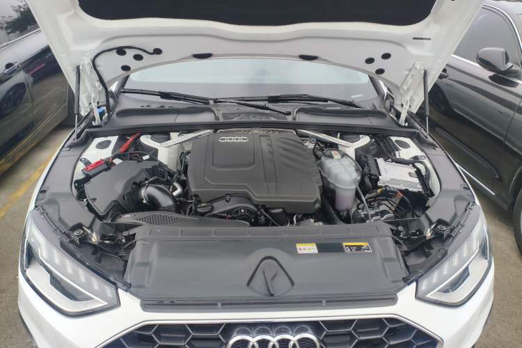 Used Audi A4L 2024 40 TFSI Fashion Dynamic Model Engine Bay