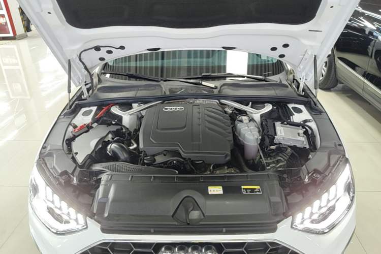 Used Audi A4L 2024 40 TFSI Fashion Dynamic Model Engine Bay
