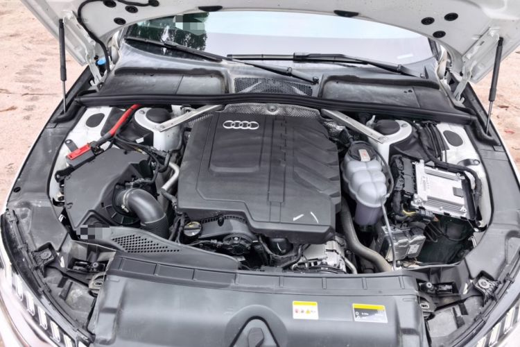 Used Audi A4L 2024 40 TFSI Fashion Dynamic Model Engine Bay