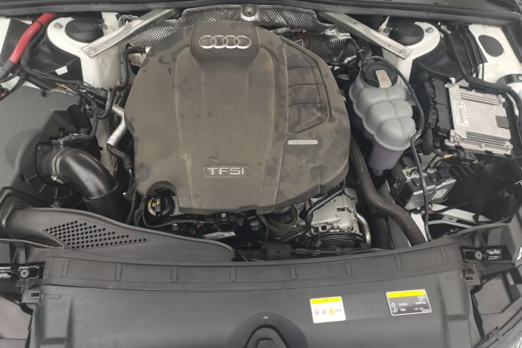 Used Audi A4L 2024 40 TFSI Fashion Dynamic Model Engine Bay