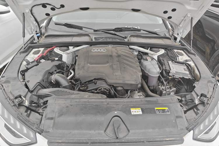 Used Audi A4L 2024 40 TFSI Fashion Dynamic Model Engine Bay