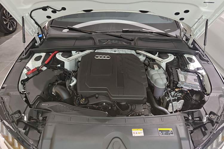 Used Audi A4L 2024 40 TFSI Luxury Dynamic Edition Engine Bay