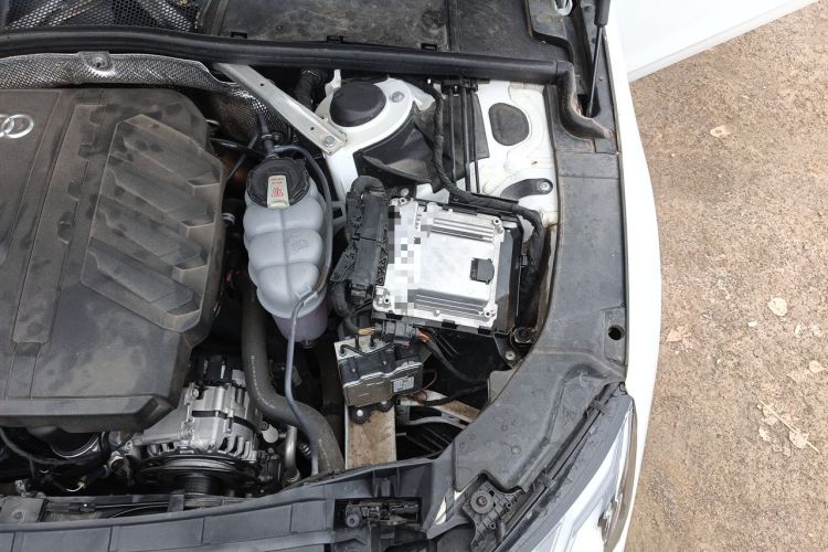 Used Audi A4L 2024 40 TFSI Luxury Dynamic Edition Engine Bay Left