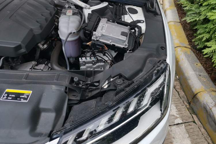 Used Audi A4L 2024 40 TFSI Fashion Dynamic Model Engine Bay Left