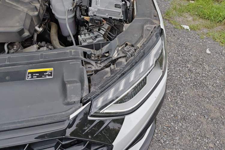 Used Audi A4L 2024 40 TFSI Luxury Dynamic Edition Engine Bay Left
