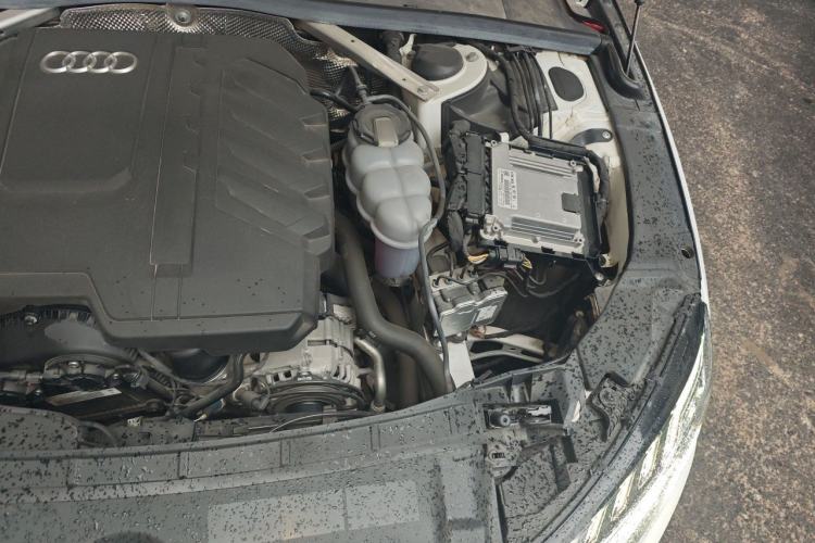 Used Audi A4L 2024 40 TFSI Luxury Dynamic Edition Engine Bay Left