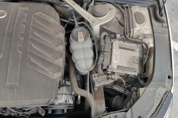 Used Audi A4L 2024 40 TFSI Luxury Dynamic Edition Engine Bay Left