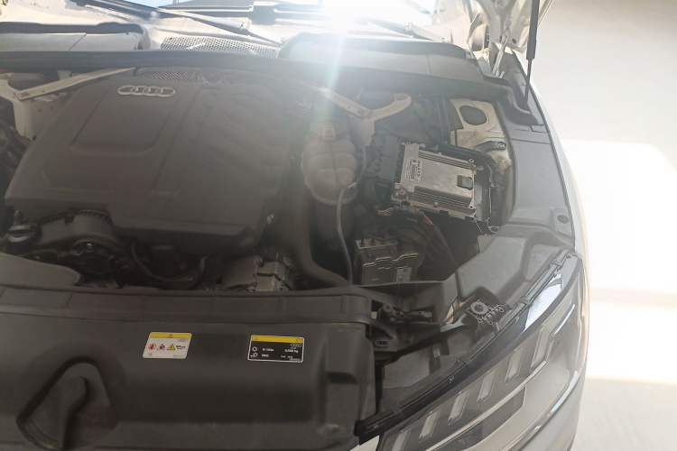 Used Audi A4L 2024 40 TFSI Luxury Dynamic Edition Engine Bay Left