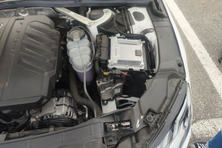 Used Audi A4L 2024 40 TFSI Luxury Dynamic Edition Engine Bay Left