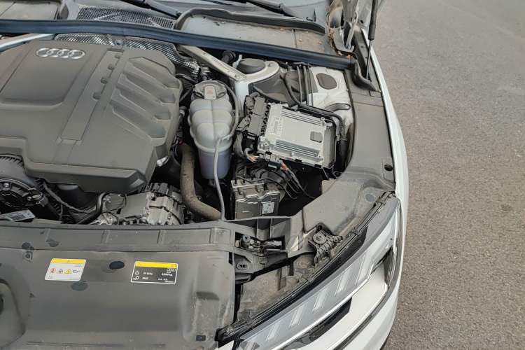 Used Audi A4L 2024 40 TFSI Luxury Dynamic Edition Engine Bay Left