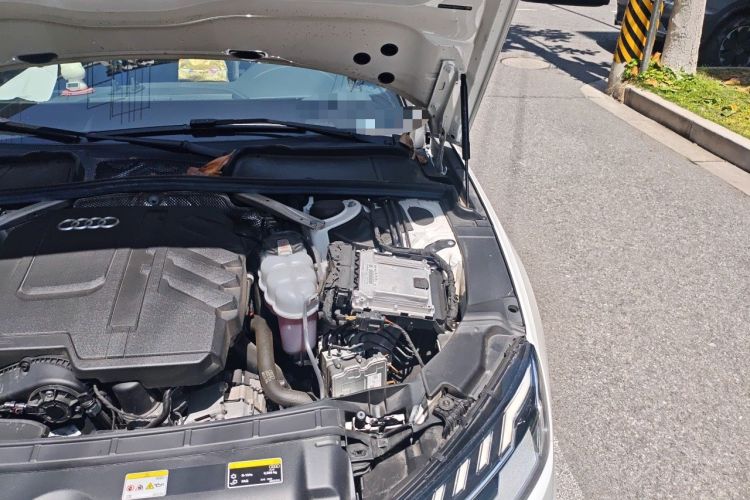 Used Audi A4L 2024 40 TFSI Luxury Dynamic Edition Engine Bay Left