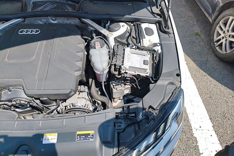 Used Audi A4L 2024 40 TFSI Luxury Dynamic Edition Engine Bay Left