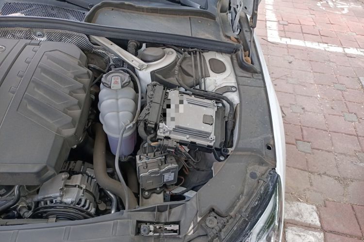 Used Audi A4L 2024 40 TFSI Luxury Dynamic Edition Engine Bay Left