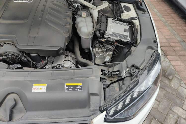 Used Audi A4L 2024 40 TFSI Luxury Dynamic Edition (Starry Night Version) Engine Bay Left