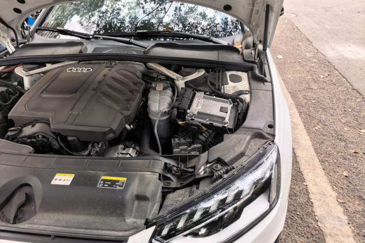 Used Audi A4L 2024 40 TFSI Luxury Dynamic Edition Engine Bay Left