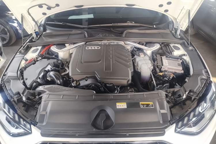 Used Audi A4L 2024 40 TFSI Fashion Dynamic Model Engine Bay