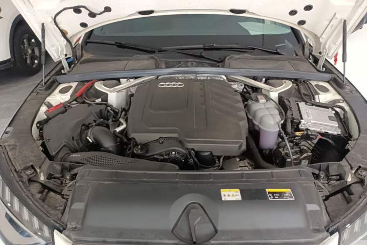 Used Audi A4L 2024 40 TFSI Luxury Dynamic Edition Engine Bay