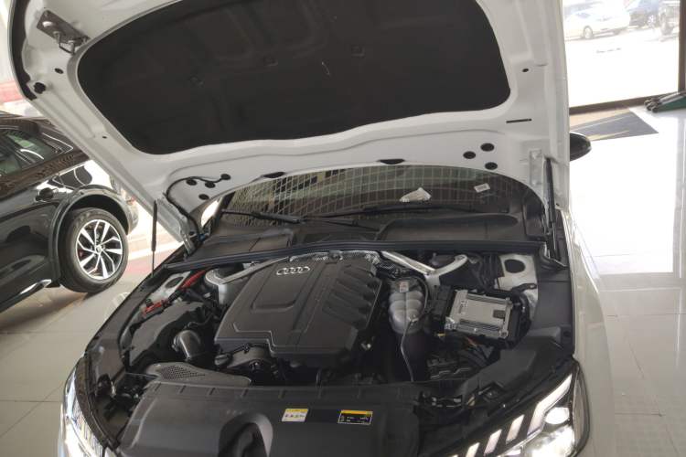 Used Audi A4L 2024 40 TFSI Luxury Dynamic Edition Engine Bay