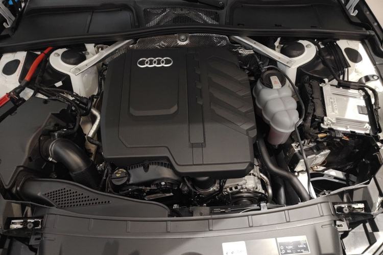 Used Audi A4L 2024 40 TFSI Fashion Dynamic Model Engine Bay