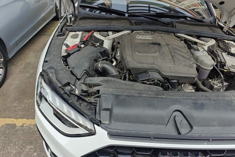Used Audi A4L 2024 40 TFSI Luxury Dynamic Edition Engine Bay Right